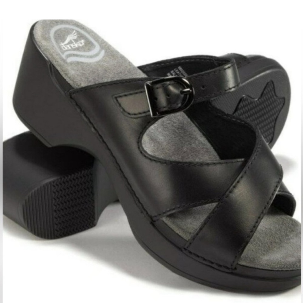 Dansko sela black strappy platform sandal size 9.5/10